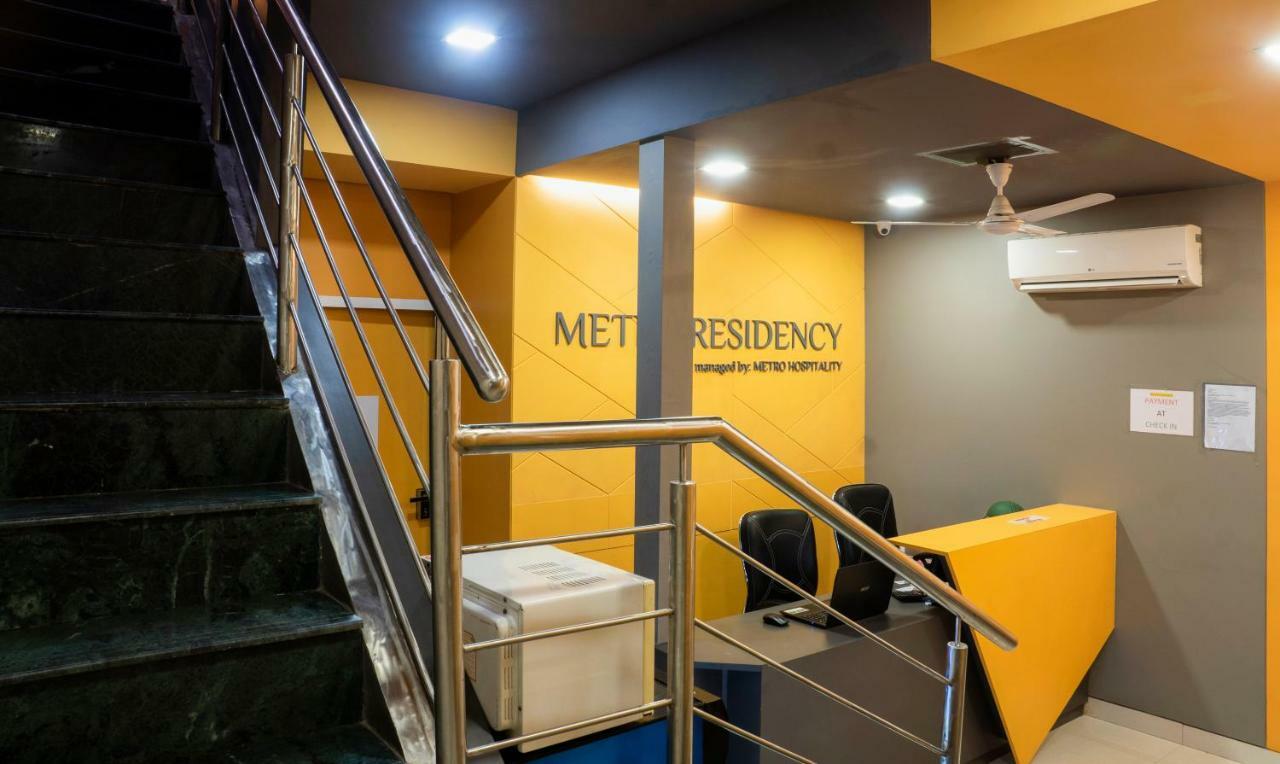ホテル Oyo Flagship 13885 Metro Residency ムンバイ エクステリア 写真